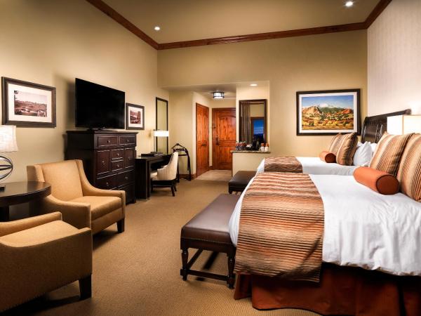 Flying Horse Resort & Club : photo 6 de la chambre chambre avec 2 grands lits queen-size