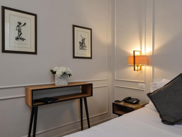 Hotel Lungarno Vespucci 50 : photo 9 de la chambre chambre lit queen-size deluxe