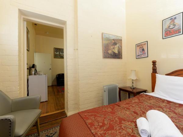 Edinburgh Gallery Bed & Breakfast : photo 3 de la chambre chambre lit queen-size classique avec salle de bains privative