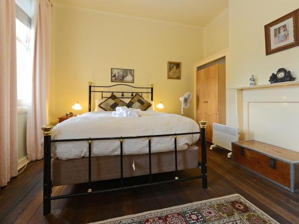 Edinburgh Gallery Bed & Breakfast : photo 9 de la chambre chambre lit queen-size avec salle de bains commune 