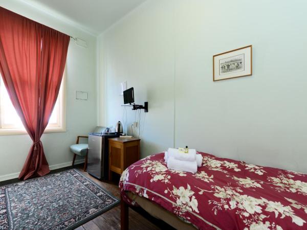 Edinburgh Gallery Bed & Breakfast : photo 10 de la chambre chambre simple avec salle de bains commune