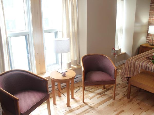 Hotel Quartier des Spectacles : photo 2 de la chambre chambre lit queen-size supérieure avec canapé-lit