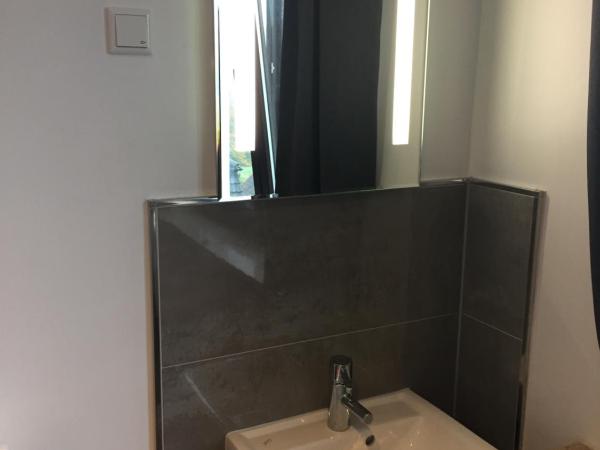 Hotel Restaurant Kroatia : photo 3 de la chambre chambre simple avec toilettes et douche communes