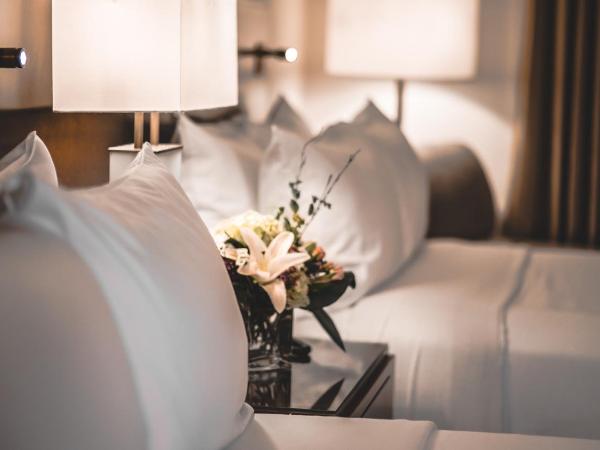 Lord Elgin Hotel : photo 5 de la chambre chambre classique avec 2 lits queen-size