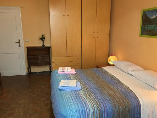 House Steccuto : photo 8 de la chambre chambre double ou lits jumeaux - vue sur jardin