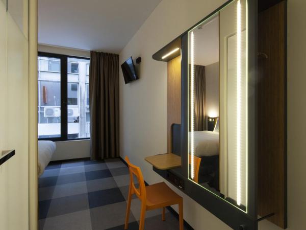 easyHotel Brussels City Centre : photo 7 de la chambre chambre double supérieure