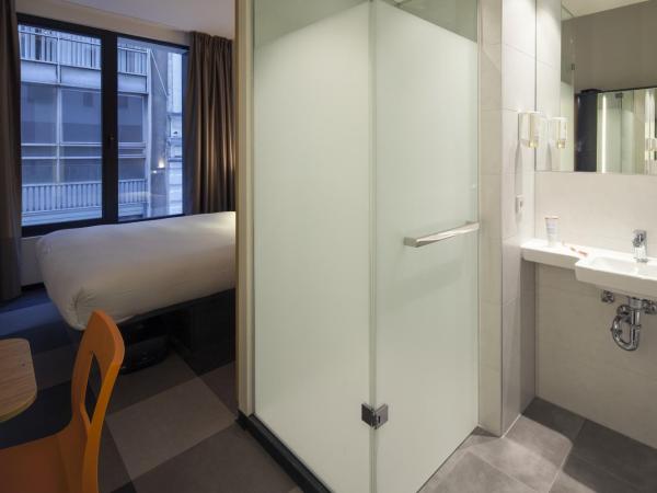 easyHotel Brussels City Centre : photo 6 de la chambre chambre double standard