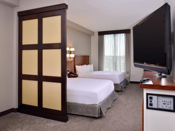 Hyatt Place Garden City : photo 4 de la chambre chambre avec 2 lits queen-size et canapé-lit - Étage supérieur