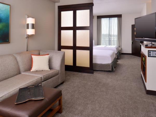 Hyatt Place Garden City : photo 3 de la chambre chambre avec 2 lits queen-size et canapé-lit - Étage supérieur