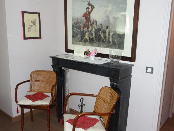 B&B Maison Angélus : photo 1 de la chambre chambre double supérieure avec cheminée