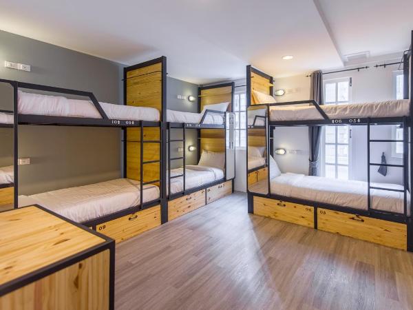 X9Hostel : photo 1 de la chambre lit simple dans dortoir mixte