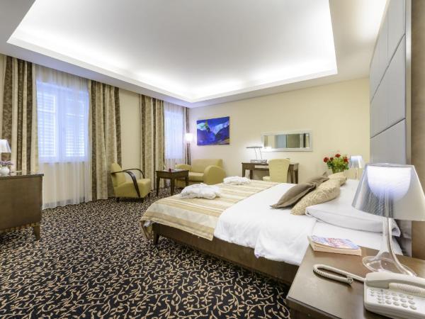 Hotel Lapad : photo 9 de la chambre chambre double supérieure