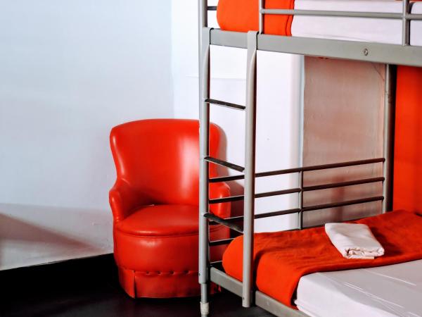 Feetup Home Backpackers Valencia : photo 2 de la chambre lit dans dortoir de 8 lits 