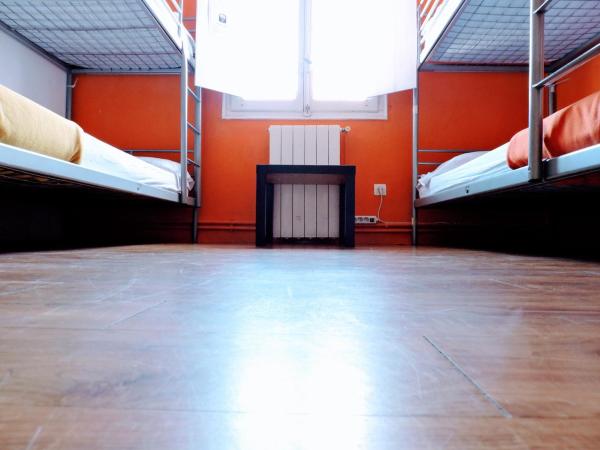 Feetup Home Backpackers Valencia : photo 7 de la chambre lit dans dortoir mixte de 4 lits