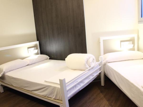 Poshtel Bilbao - Premium Hostel : photo 3 de la chambre chambre triple