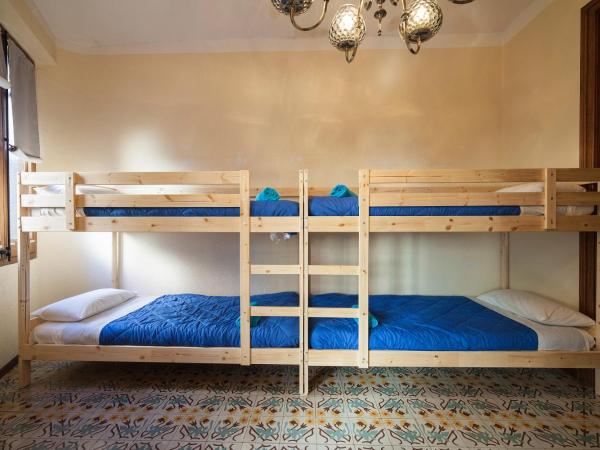 Bed in Girona : photo 4 de la chambre lit dans dortoir mixte de 6 lits