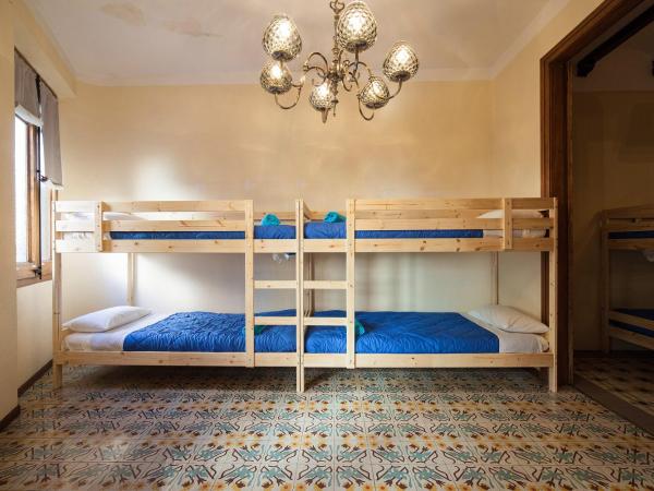 Bed in Girona : photo 5 de la chambre lit dans dortoir mixte de 6 lits