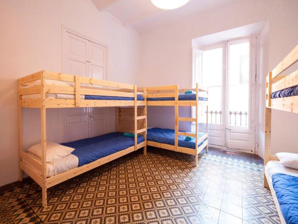 Bed in Girona : photo 3 de la chambre lit dans dortoir mixte de 6 lits