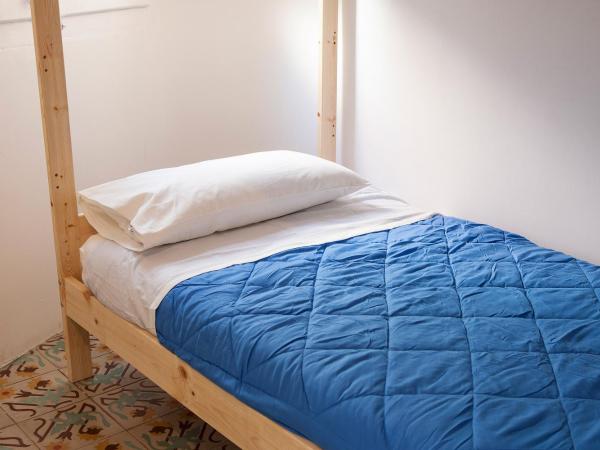 Bed in Girona : photo 1 de la chambre lit dans dortoir mixte de 6 lits