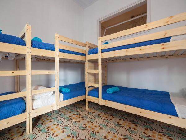 Bed in Girona : photo 3 de la chambre lit dans dortoir mixte de 6 lits