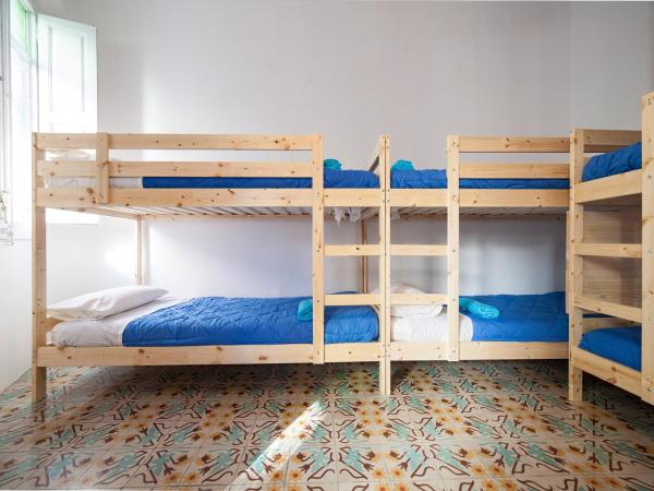 Bed in Girona : photo 5 de la chambre lit dans dortoir mixte de 6 lits