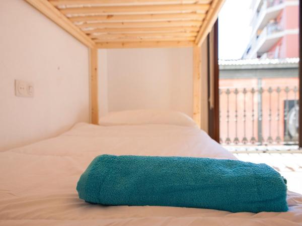 Bed in Girona : photo 7 de la chambre lit dans dortoir mixte de 6 lits