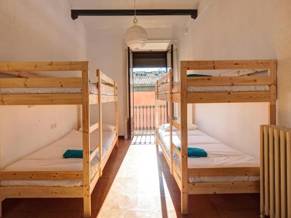 Bed in Girona : photo 3 de la chambre lit dans dortoir mixte de 6 lits