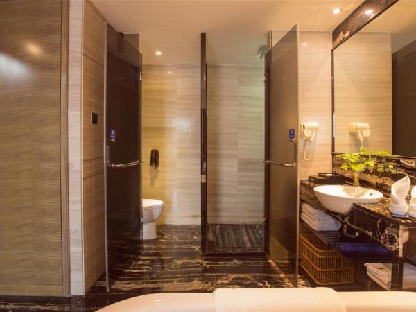 La Perle International Hotel - Free shuttle between hotel and Exhibition Center during Canton Fair & Exhibitor registration Counter : photo 5 de la chambre suite affaires