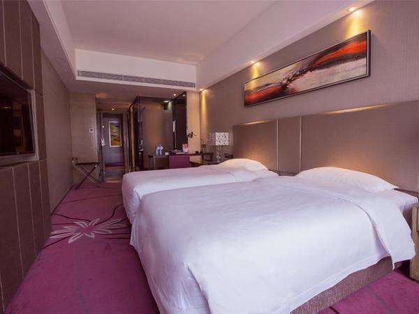 La Perle International Hotel - Free shuttle between hotel and Exhibition Center during Canton Fair & Exhibitor registration Counter : photo 6 de la chambre chambre lits jumeaux exécutive