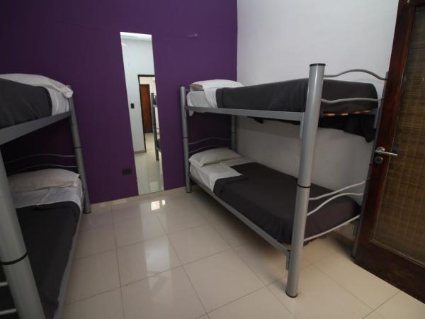 Link Cordoba Hostel : photo 6 de la chambre chambre quadruple