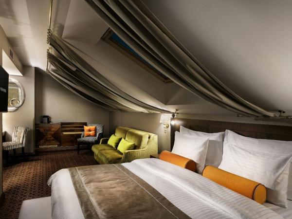 COSMOPOLITAN Hotel Prague : photo 4 de la chambre suite junior gin & tonic