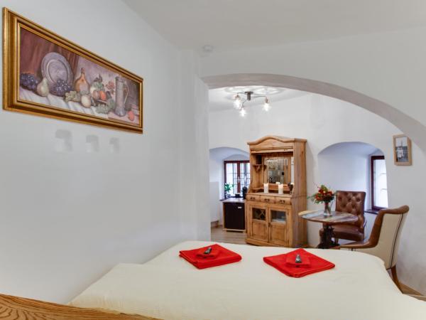 Krumlov Tower : photo 2 de la chambre chambre double lit king size