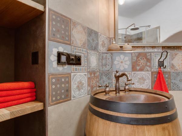 Krumlov Tower : photo 7 de la chambre chambre double lit king size