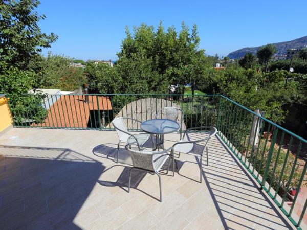 Ambrosio Relais : photo 2 de la chambre chambre triple avec terrasse