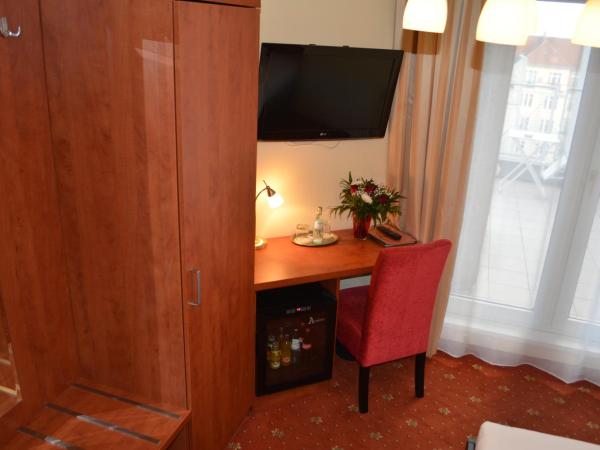 Atlas Berlin Hotel : photo 2 de la chambre chambre double avec terrasse
