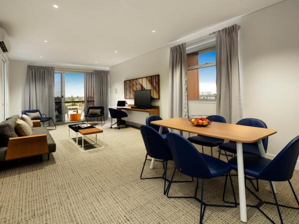 Quest Port Adelaide : photo 4 de la chambre appartement 2 chambres avec balcon
