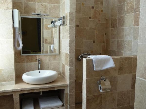 Le Castelet des Alpilles : photo 7 de la chambre chambre double supérieure