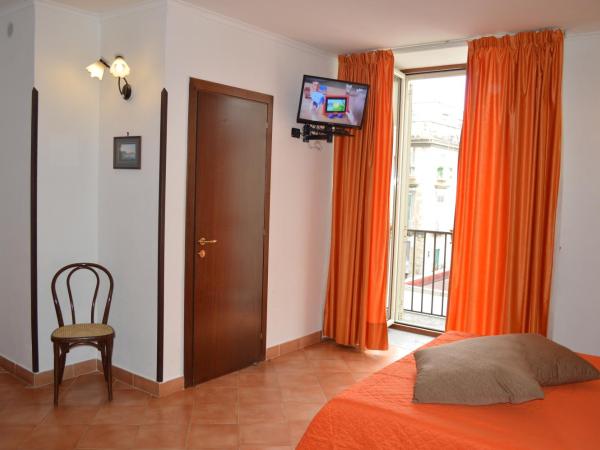 Hotel Neapolis : photo 9 de la chambre chambre double ou lits jumeaux