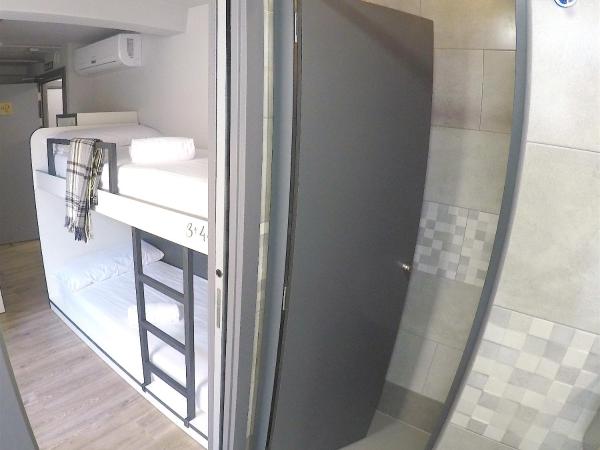 Quartier Bilbao Hostel : photo 1 de la chambre lit dans dortoir pour femmes de 4 lits