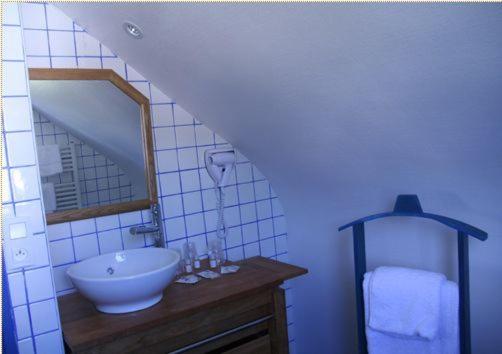 Hotel Le Suroit : photo 3 de la chambre chambre triple - vue sur mer