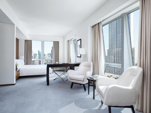 The Langham, New York, Fifth Avenue : photo 1 de la chambre suite junior avec accès au club - vue sur empire state