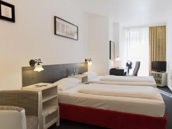 Aparthotel VEGA : photo 2 de la chambre chambre double ou lits jumeaux