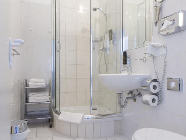 Aparthotel VEGA : photo 6 de la chambre chambre triple