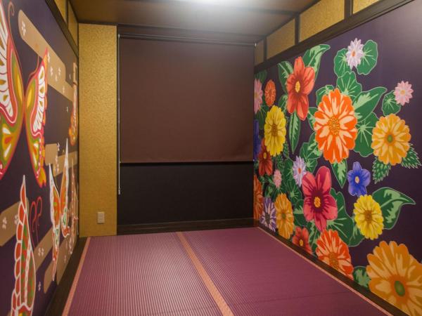 Picnic Hostel Osaka : photo 6 de la chambre chambre lits jumeaux avec salle de bains privative