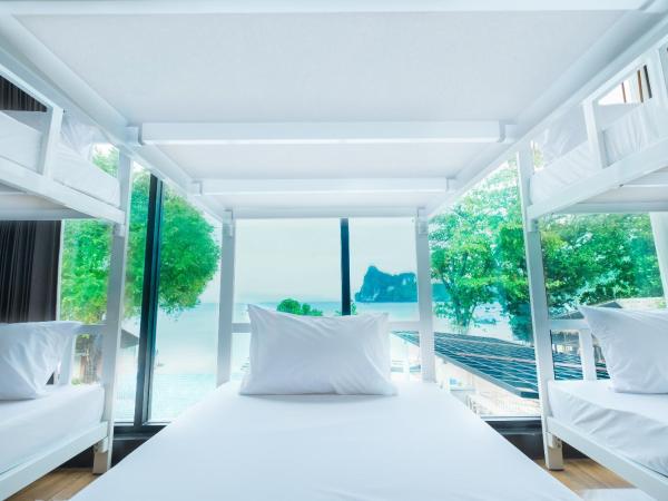 Ibiza Phi Phi : photo 9 de la chambre lit dans dortoir mixte de 8 lits - vue sur mer