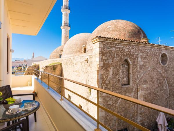 Polyxenia Suites : photo 10 de la chambre suite junior avec balcon