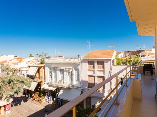 Polyxenia Suites : photo 8 de la chambre suite lit king-size avec balcon