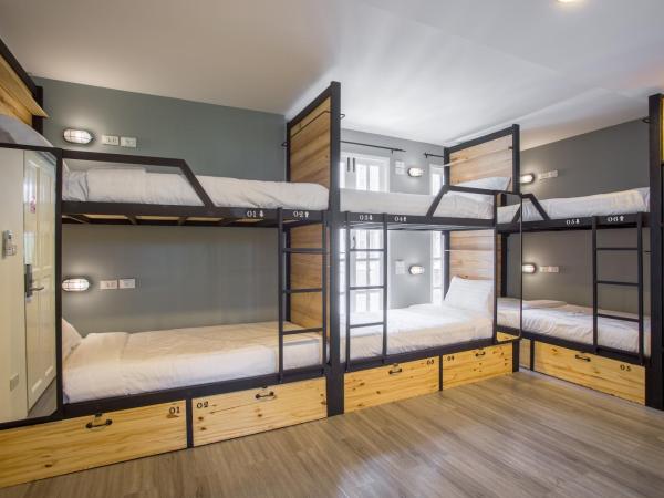 X9Hostel : photo 7 de la chambre lit simple dans dortoir mixte