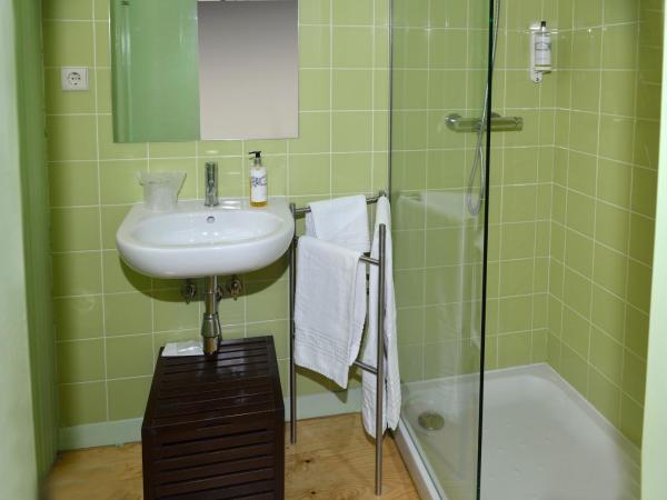 Dukes Corner Guest House : photo 6 de la chambre chambre simple avec salle de bains privative