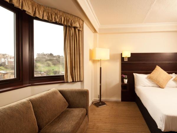 Mercure Edinburgh City - Princes Street Hotel : photo 6 de la chambre chambre double classique - vue sur château
